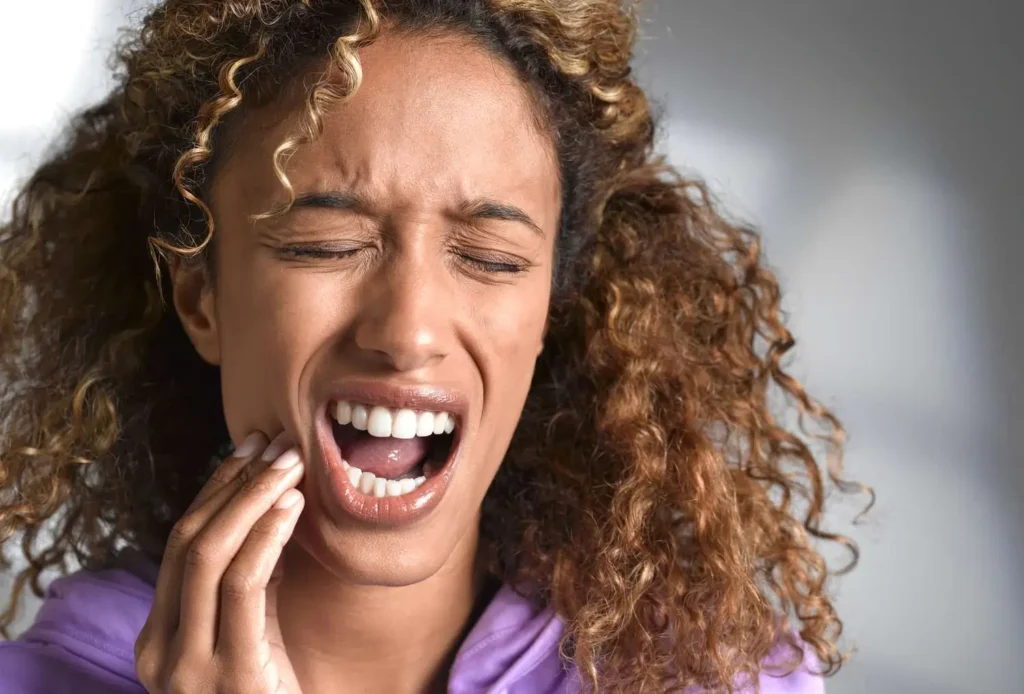 When to See a Dentist for Persistent Tooth Pain and Sensitivity Romford